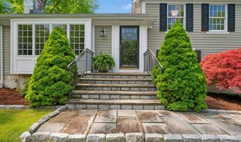2 Knollwood Ln, Darien, CT 06820