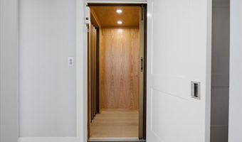 115 9TH St, Beach Haven, NJ 08008