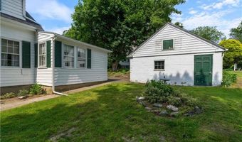 281 Green End Ave, Middletown, RI 02842