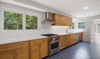 5 Newell Ct, Albany, NY 12204