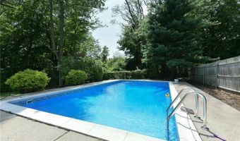 44 Cindy Ln, Warwick, RI 02886
