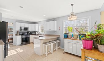 1409 Cable Ave, Beachwood, NJ 08722
