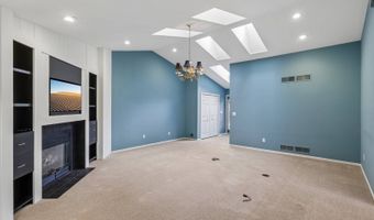 838 Lynnhaven Ln, Akron, OH 44313