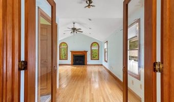 55 Hunter Ave, Newport, RI 02840