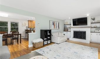7 Jencks Rd, Cumberland, RI 02864