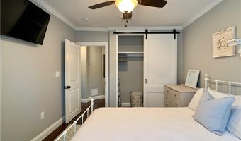 18 Sylvan St, Newport, RI 02840