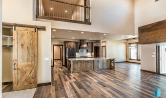 2816 E Sunflower Cir, Brandon, SD 57005