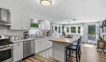 36 Cantaberry Ln, Coventry, RI 02816
