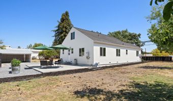 1055 S Wright Rd, Santa Rosa, CA 95407