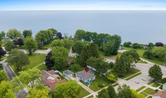 120 Vernon St, Algoma, WI 54201