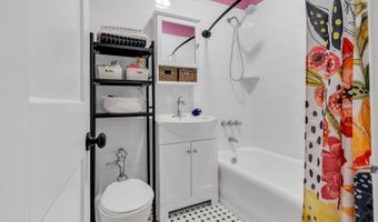 400 Deal Lake Dr 2L, Asbury Park, NJ 07712