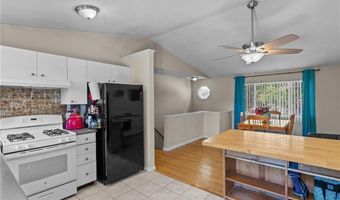 4 Clarke St, Warwick, RI 02886