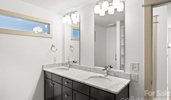 2530 Bay St, Charlotte, NC 28205