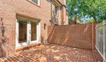 2345 S ROLFE St S, Arlington, VA 22202