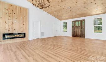 19 Green Valley Rd, Asheville, NC 28806