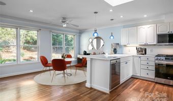 54 Fairway Rd, Asheville, NC 28804