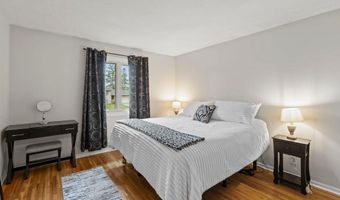 1047 Lowell Dr, Apple Valley, MN 55124