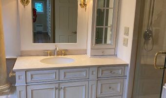 2 Tunxis Pl, Cheshire, CT 06410
