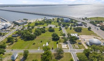 124 Cedar St, Biloxi, MS 39530