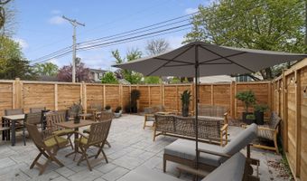 1220 E Rockwell St, Arlington Heights, IL 60005