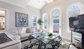 16 Central St, Charlestown, RI 02813