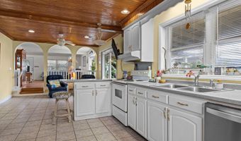 319 Old Causeway Rd, Atlantic Beach, NC 28512