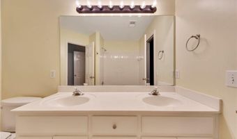 5035 Towne Lake Hls N, Woodstock, GA 30189
