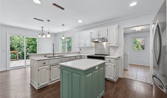 47 Stonehenge Dr, Bentonville, AR 72712
