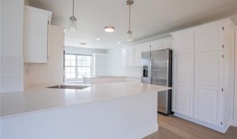 522 Tiger Blvd, Bentonville, AR 72712