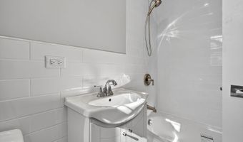 42362 N Poplar St, Antioch, IL 60002