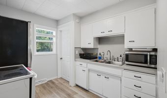 117 N 10th St, Beatrice, NE 68310
