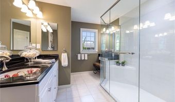 16 Central St, Charlestown, RI 02813