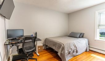 131 Roma St, East Providence, RI 02914