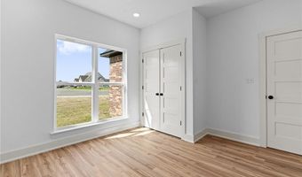 1900 Yellowstone Dr, Barling, AR 72923