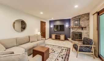 1608 N Douglas Ave, Arlington Heights, IL 60004