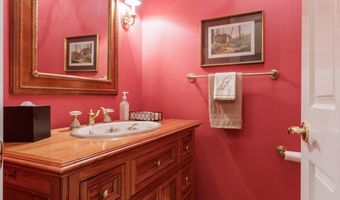 708 Town And Country Dr, Adel, GA 31620
