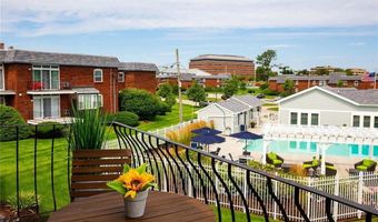 3 Admiralty Dr 10-4, Middletown, RI 02842