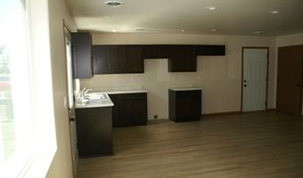 915 S 9th St, Aberdeen, SD 57401