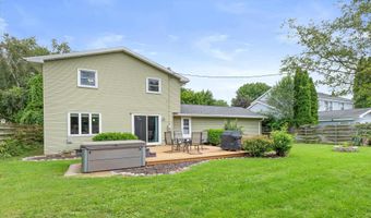 3207 CRESTVIEW Dr, Appleton, WI 54915