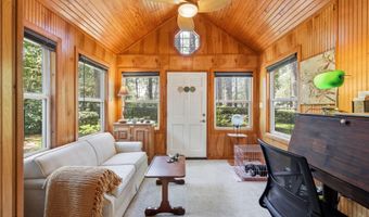 614 Country Club Dr, Arapahoe, NC 28510
