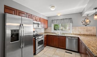 1858 Dougherty Estates Dr, Ballwin, MO 63021