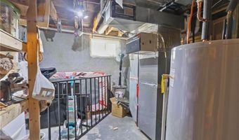 70 Perkins Ave, Cranston, RI 02910