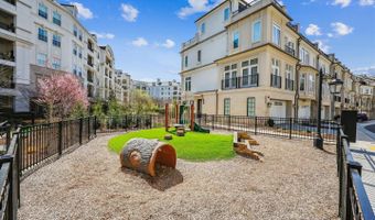 8229 RIVER Rd, Bethesda, MD 20817
