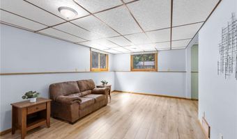 135 Knollwood St W, Annandale, MN 55302
