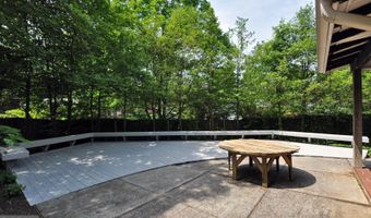 7024 RICHARD Dr, Bethesda, MD 20817