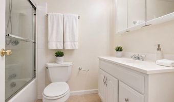 50-56 Broadlawn Park 414, Boston, MA 02467