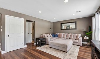 56 Marlin Ct, Bayville, NJ 08721