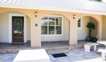 8 Apalachee St, Apalachicola, FL 32320