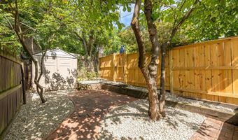 541 4TH St SE, Washington, DC 20003