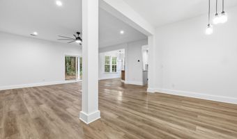 579 Sams Point Rd, Beaufort, SC 29907